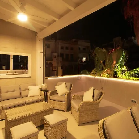 Spaces Urban Flat- 3 Bedrooms, 3 Bathrooms, Huge Terrace, Near