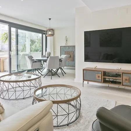 Appartement Spaces Urban Flat- 3 Bedrooms, 3 Bathrooms, Huge Terrace, Near