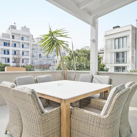Spaces Urban Flat- 3 Bedrooms, 3 Bathrooms, Huge Terrace, Near Sitges