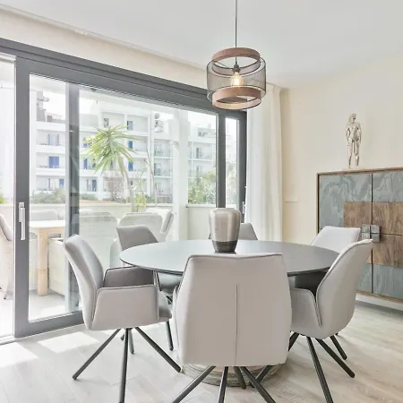 Spaces Urban Flat- 3 Bedrooms, 3 Bathrooms, Huge Terrace, Near Apartment Sitges